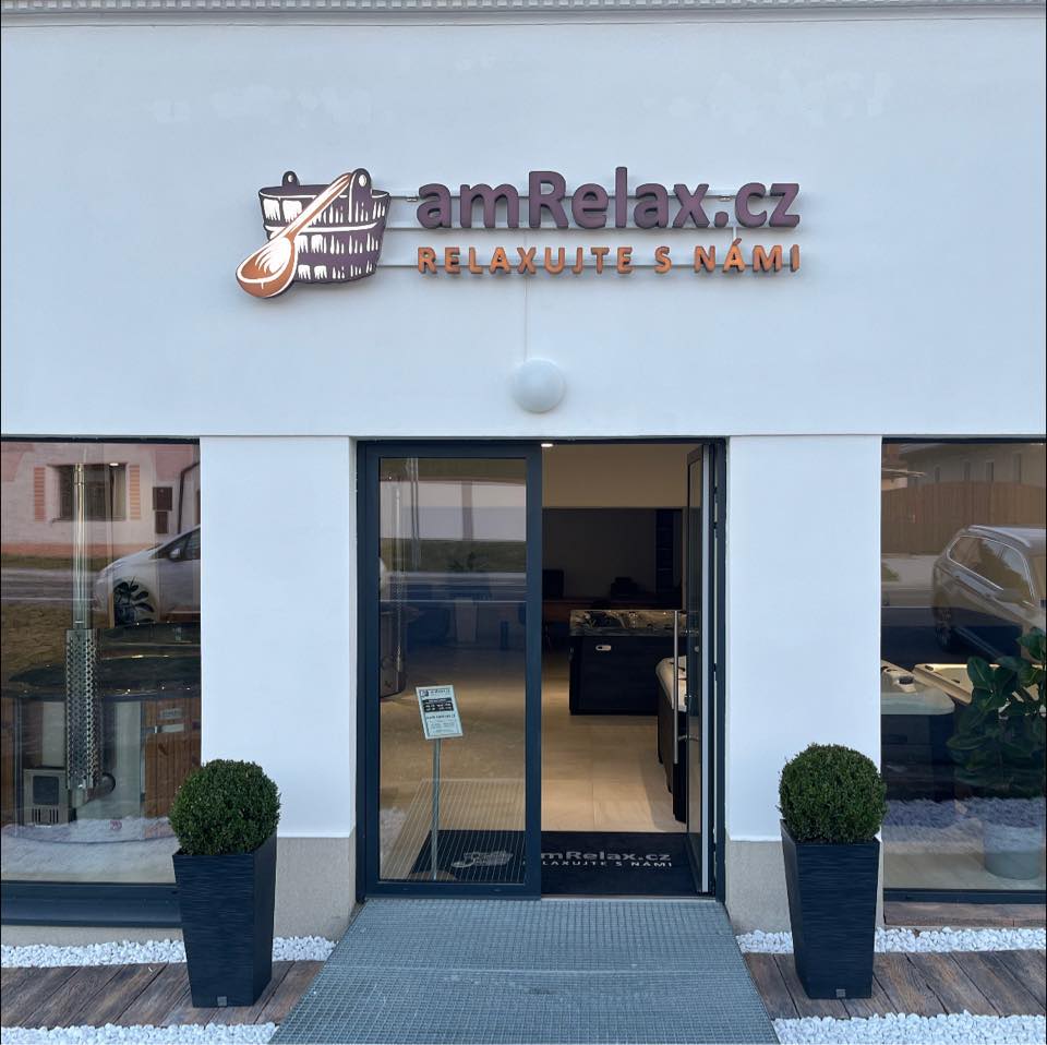 Showroom vířivek a koupacích sudů